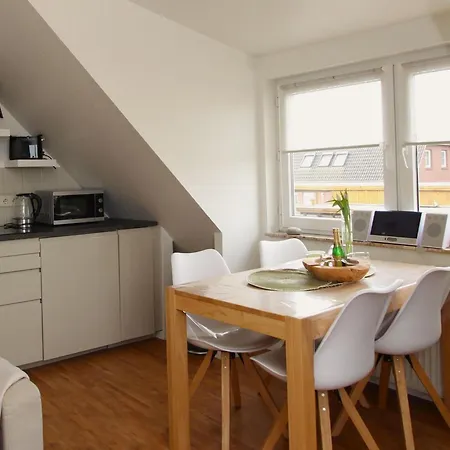 Strandnahe Ferienwohnung In *