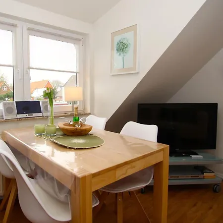 아파트 Strandnahe Ferienwohnung In *