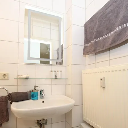 Strandnahe Ferienwohnung In شقة *